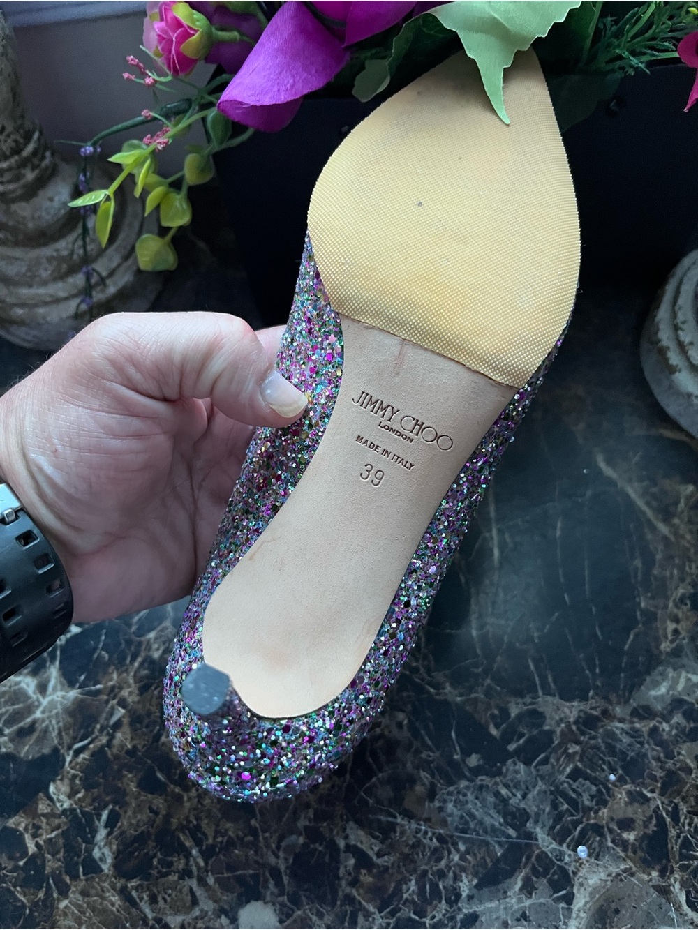 Jimmy Choo
Love 85
Fancy/Elegant
Princess
Heel/Pumps
Size 39 EU
9 USA for Women - Picture 15 of 15